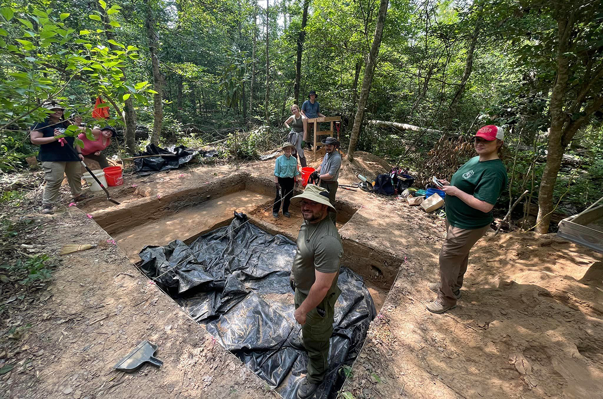 UL Lafayette researchers unearth artifacts from site that date to last Ice Age
