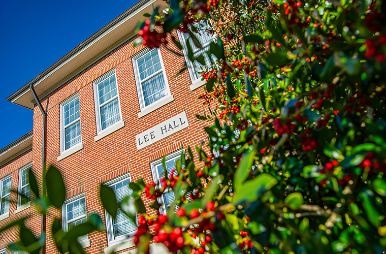 Photo of Lee Hall on the University of Louisiana at Lafayette campus